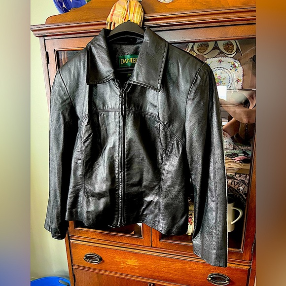 Danier~ Spring, Fall Vintage Jacket Size - US M - Picture 3 of 5
